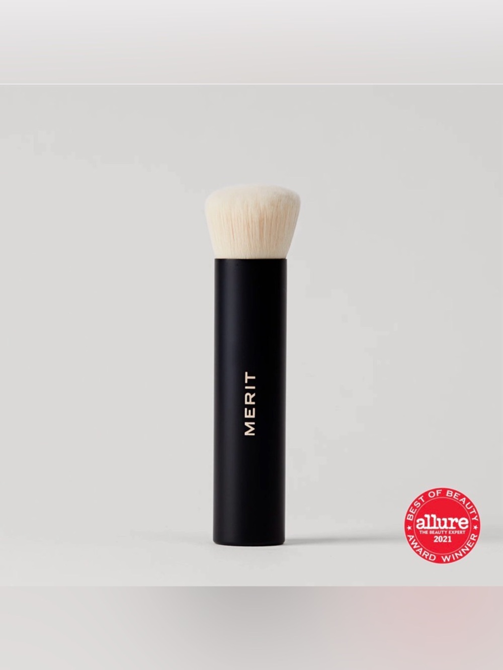 Merit Flawless Buffing Brush - Black Handle with Cream Bristles